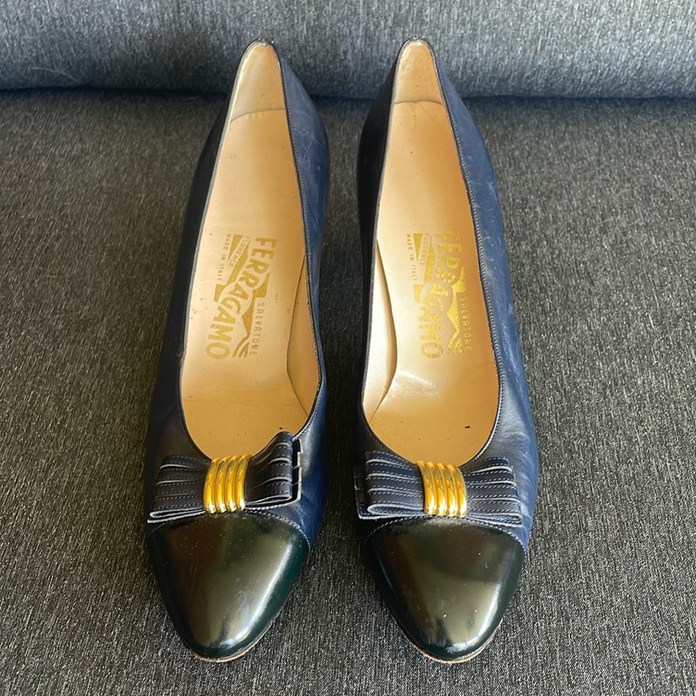 Salvatore Ferragamo classic pumps navy size 9 AAAA very narrow all leather